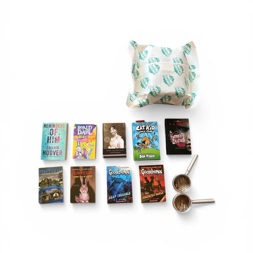 Zuru Mini Brands Books from the Series 1